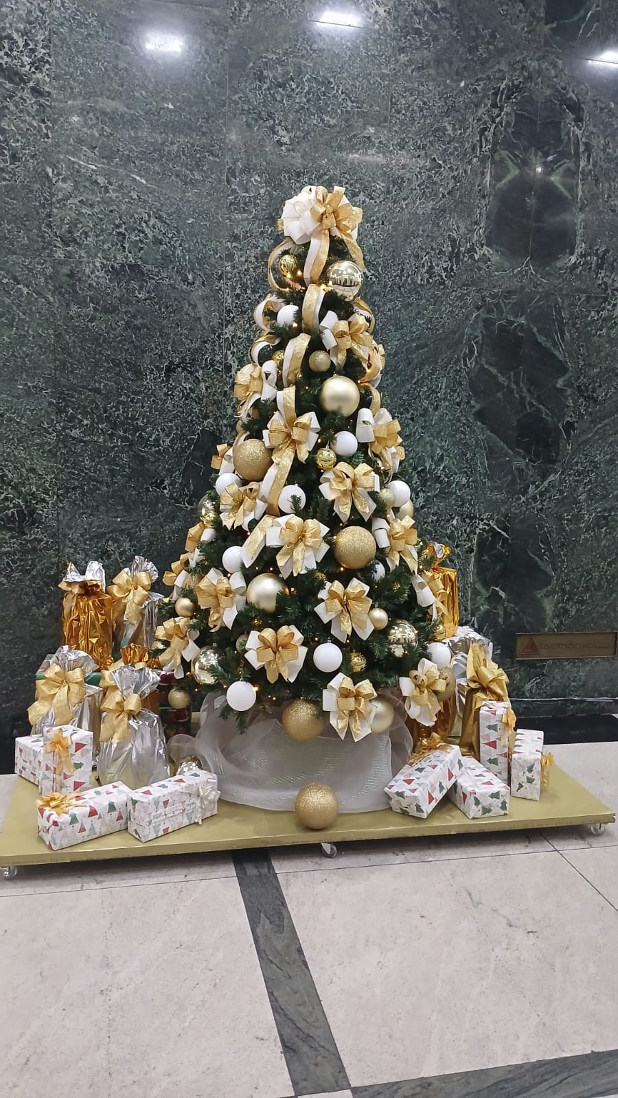 A Magia da Decoração do Natal de 2025 no Edifício Winston Churchill